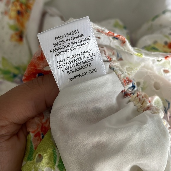 WAYF Bianca Puff Sleeve Floral V-neck Top Shirt ASO Black-ish size XS - Picture 6 of 13